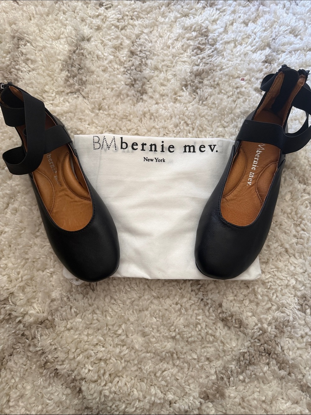 bernie mev. Black Elastic-Strap Ballet Flats